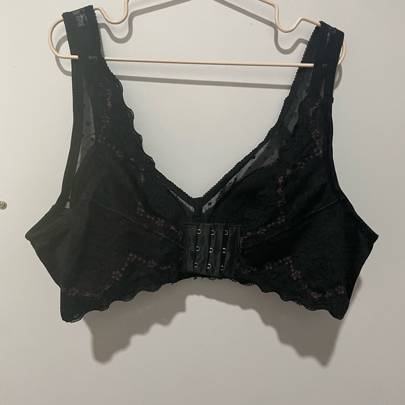 New Bra and panty set. Bra size 34B ( euro 75B) panty size Small(90). - Picture 4 of 9